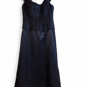 Chic Strapless Navy Dress